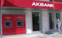 Sistemi çöken Akbank’taki sorun üzerinden 24 saat geçmesine rağmen çözülemedi! Binlerce müşteri mağdur durumda